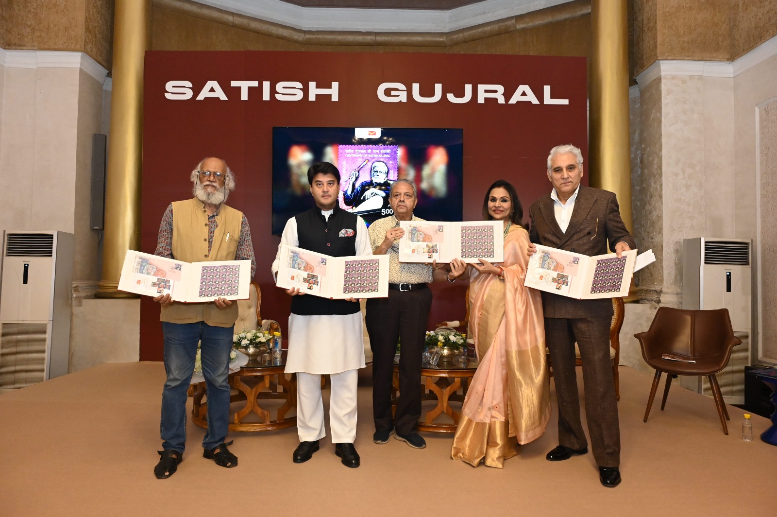 रसील गुजराल आर्ट लिगेसी (आरजीएएल) ने डाक विभाग, भारत सरकार के सहयोग से पद्म विभूषण सतीश गुजराल की जन्म शताब्दी के उपलक्ष्य में स्मारक डाक टिकट जारी किया