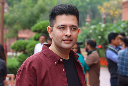 पंजाब सरकार ने राघव चड्ढा की सुरक्षा हटाई, केंद्र सरकार ने दी जेड सिक्योरिटी