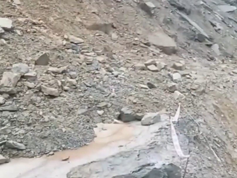 बारिश और भूस्खलन से चारधाम यात्रा पर रोक, यात्रियों की सुरक्षा के लिए प्रशासन अलर्ट
