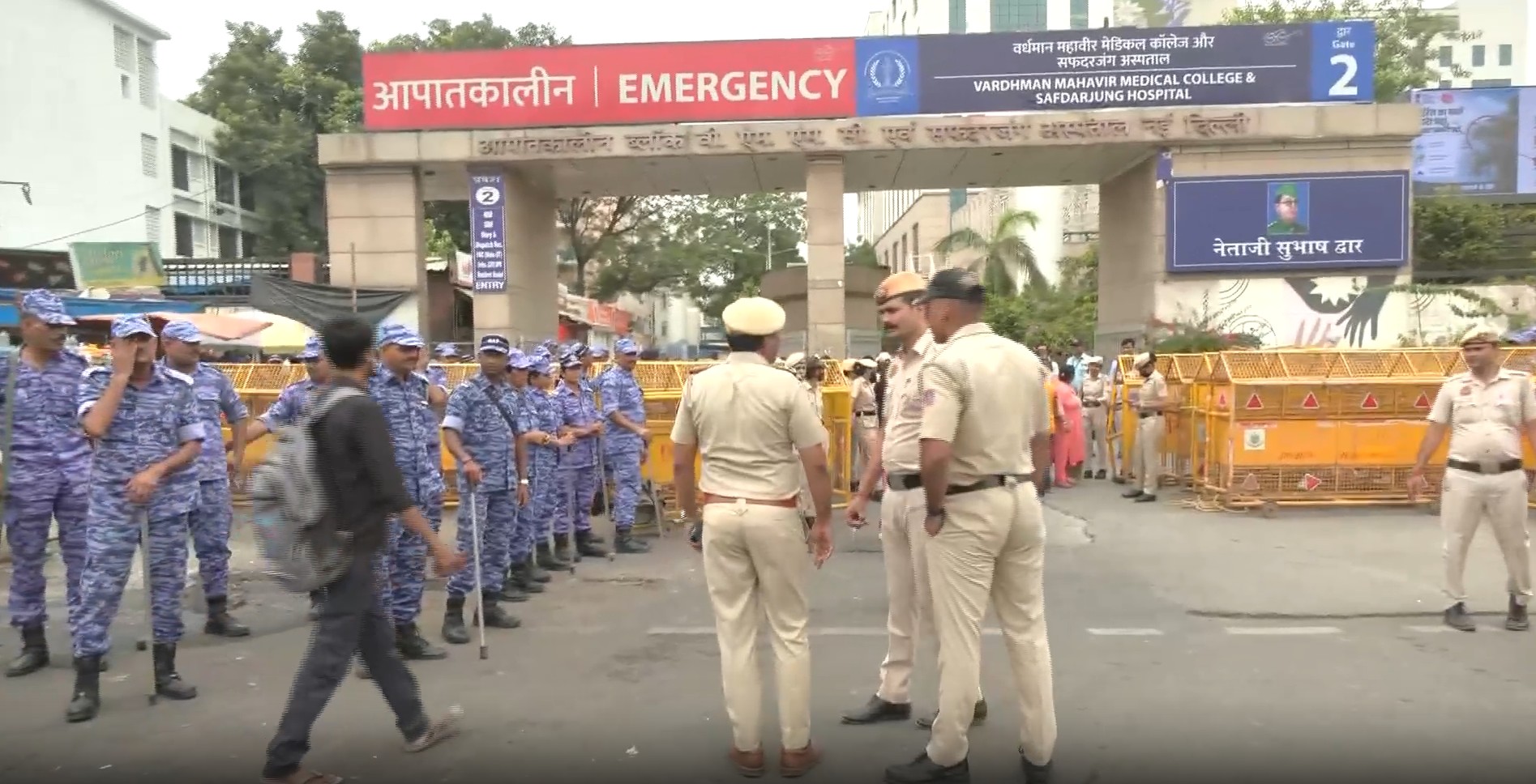 सोनम वांगचुक सफदरजंग अस्पताल में भर्ती, पुलिस ने बढ़ाई सुरक्षा; पत्नी बोलीं- परिवार की सहमति के बिना न हो इलाज