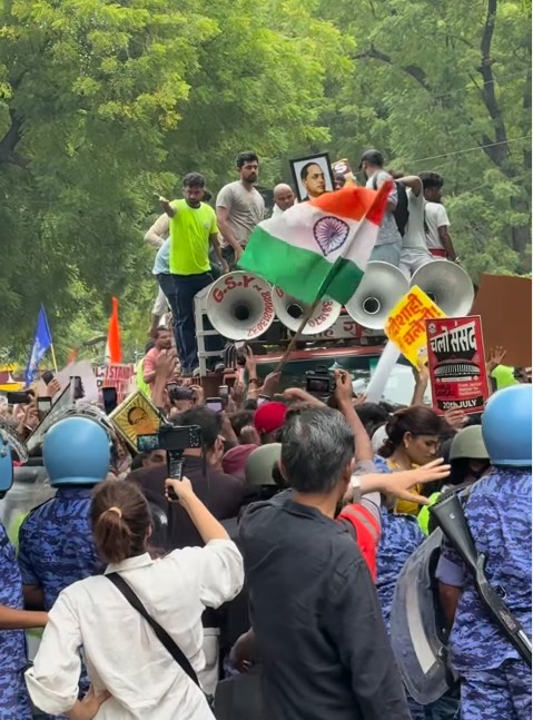 जंतर-मंतर पर छात्रों के समर्थन में पहुंचे टीवी और बॉलीवुड सेलेब्स, जवाबदेही की उठाई मांग