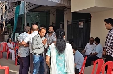 लखनऊ अग्निकांड : 'बाहर निकलने का कोई रास्ता नहीं था,' परिजनों का छलका दर्द
