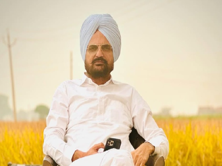 'लॉरेंस ऑफ़ पंजाब' को लेकर गहराया विवाद, सिद्धू मूसेवाला के पिता ने सरकार पर उठाए सवाल 